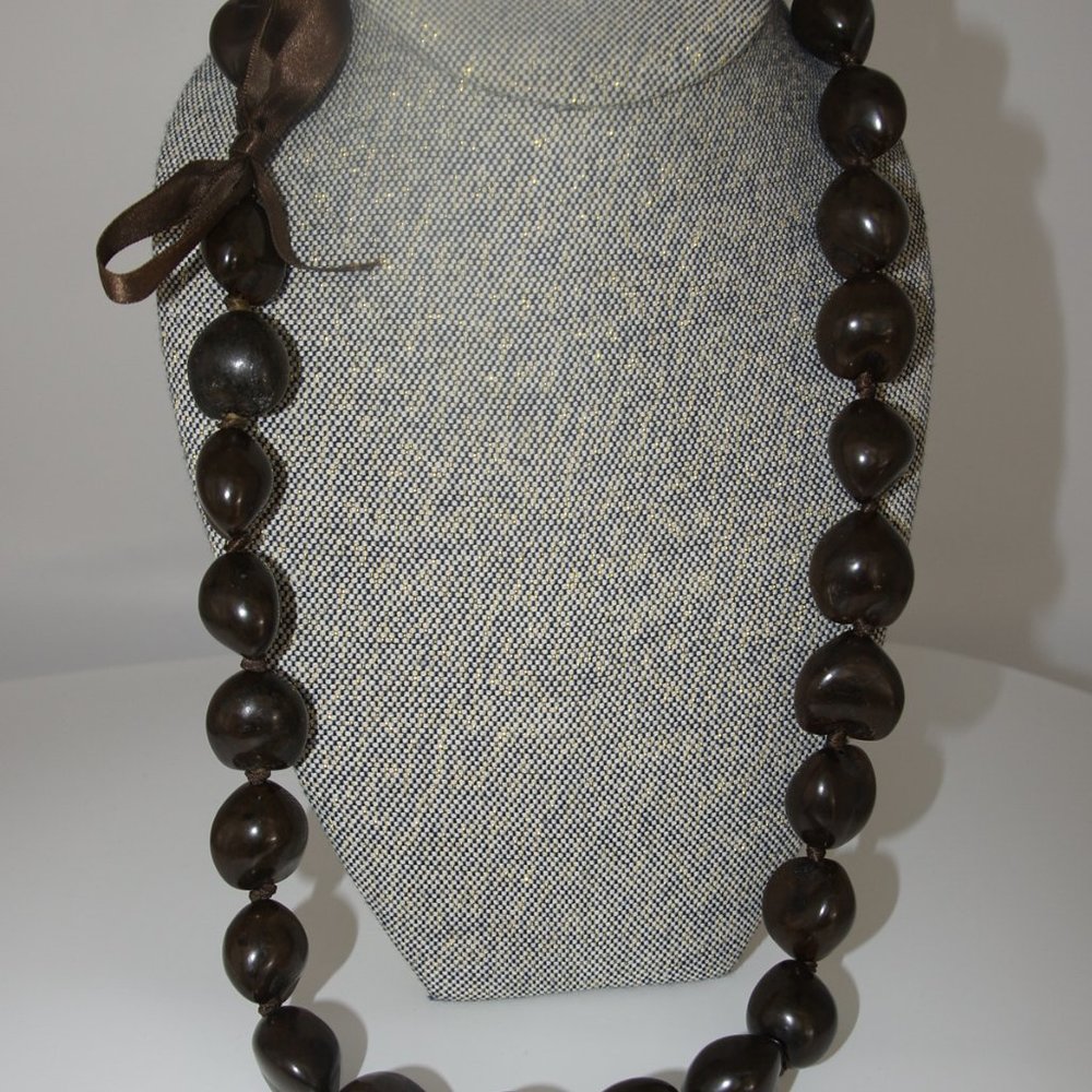 Hawaiian Kuukui Nut  32"